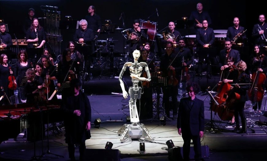 Seul'deki Konserde "EveR 6" Robotu Orkestra Şefi Olacak!